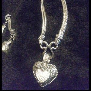Necklace and bracelet set